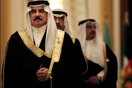 King Hamad.. The cause of Bahrain’s deadlock rather than the ailing marginalized Prime Minister