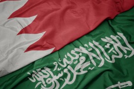 التوغّل السعودي في البحرين: لا إجابات في رسائل هيلاري